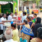 சர்வதேச அளவிலான ஆணழகன் போட்டியில் வெற்றி பெற்றவர் அமைச்சர் கீதாஜீவனிடம் வாழ்த்து பெற்றார்.