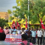 சர்வதேச அளவிலான ஆணழகன் போட்டியில் வெற்றி பெற்றவர் அமைச்சர் கீதாஜீவனிடம் வாழ்த்து பெற்றார்.