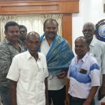 வாகன பேரணியில் பங்கேற்ற தூத்துக்குடி மாவட்ட இளைஞரணியினருக்கு திமுக இளைஞரணி மாநில துணைச் செயலாளர் வக்கீல் ஜோயல் சான்றிதழ் மற்றும் நினைவு பரிசு வழங்கி பாராட்டினார்.