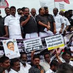 மாப்பிள்ளையூரணி இந்திரா நகாில் பேவர் பிளாக் சாலை அமைக்கும் பணி ஊராட்சி மன்ற தலைவர் சரவணக்குமாா் ஆய்வு