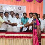 காமராஜர் பிறந்தநாளை முன்னிட்டு மாப்பிள்ளையூரணியில் மாட்டுவண்டி போட்டி ஊராட்சி மன்ற தலைவர் சரவணக்குமார் தொடங்கி வைத்தார்.