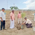 விளாத்திகுளம் அருகே வில்வமரத்துப்பட்டியில் புதிய பயணிகள் நிழற்குடை கட்டுவதற்கு யூனியன் சேர்மம் முனியசக்தி ராமச்சந்திரன் அடிக்கல் நாட்டினார்.