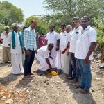 புதூர் வட்டாரம், சிவலார்பட்டியில் வேளாண்மைத்துறை சார்பில் 2024-2025 ஆண்டிற்கான விவசாயிகளுக்கு வேளாண் இடுபொருள்கள் வழங்கும் விழா நடந்தது.