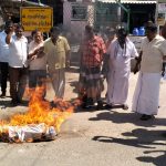 அனைத்து உலக முத்தமிழ் முருகன் மாநாடு பங்கேற்ற மற்றும் விருது பெற்ற விளாத்திகுளம் கல்லூரி பேராசிரியர்கள் மார்க்கண்டேயன் எம்.எல்.ஏ-விடம் வாழ்த்துக்கள் பெற்றனர்