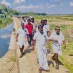 விளாத்திகுளம் அருகே சட்ட விரோதமாக பட்டாசு தயார் செய்த 4-பேர் கைது. வெடிமருந்து பொருட்கள் மற்றும் ஒரு மினி சரக்கு வாகனத்தை போலீசார் பறிமுதல் செய்தனர்.