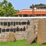 மகாத்மா காந்தி சிலைக்கு கனிமொழி எம்பி, அமைச்சர் கீதாஜீவன், கலெக்டர், மேயர் மரியாதை செய்தனர்