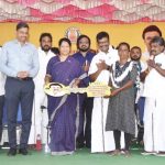 சூப்பர் ஸ்டார் ரஜினி நலம் பெற வேண்டி தூத்துக்குடியில் ராகவேந்திரா கோவிலில் சிறப்பு வழிபாடு செய்து தேர் இழுத்த ரசிகர்கள்