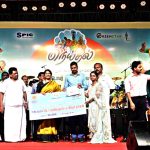 தூத்துக்குடி முத்துநகர் கடற்கரை பூங்கா முத்து  போன்று  பளிச்சென்று  மேலும் இருக்க சுத்தப்படுத்தும் பணிகளை கனிமொழி எம்பி துவக்கி வைத்தார்