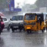 தொடர் மழையின் காரணமாக தூத்துக்குடி மாவட்டத்தில் உள்ள பள்ளிகளுக்கு இன்று விடுமுறை