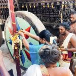 12 ஆம் வகுப்பு பொதுதேர்வில் ஓரே மதிப்பெண் பெற்ற அசத்திய இரட்டையர்.