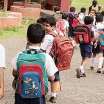 மழையால் வீடு இழந்த 25 பேருக்கு தலா ரூ.50ஆயிரம் அமைச்சர் கீதாஜீவன் வழங்கினாா்