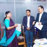 பள்ளி மாணவர்களை நடுவழியில் இறக்கிவிட்ட அரசு பேருந்தை சிறைபிடிக்க முயன்ற பெற்றோர், மாணவர்கள்